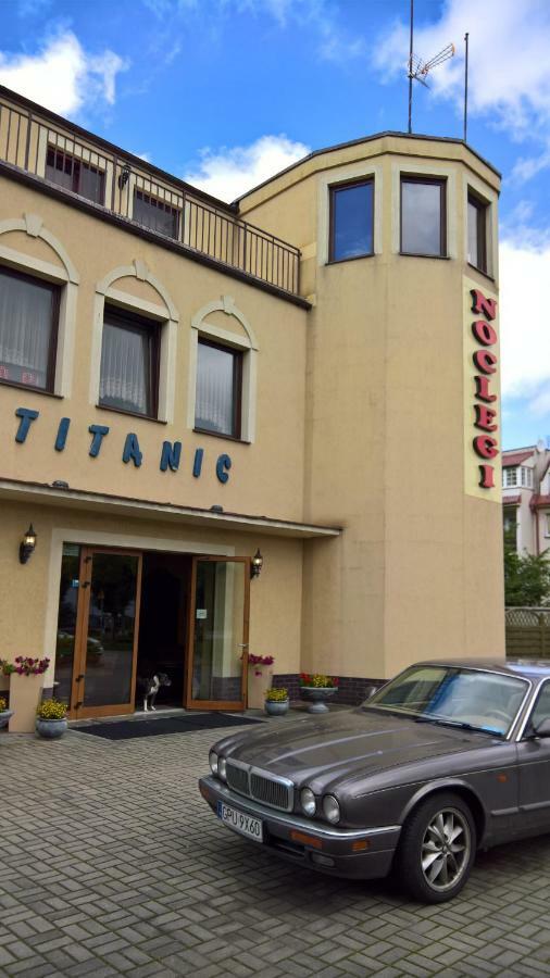 Titanic Bed & Breakfast Wladyslawowo Exterior photo